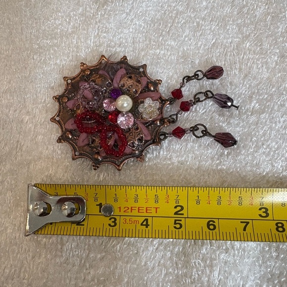 Ornate Antiqued Metal Sparkling Brooch Pin Unisex - Picture 9 of 9